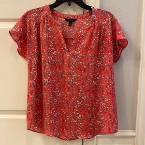 Banana republic coral floral blouse